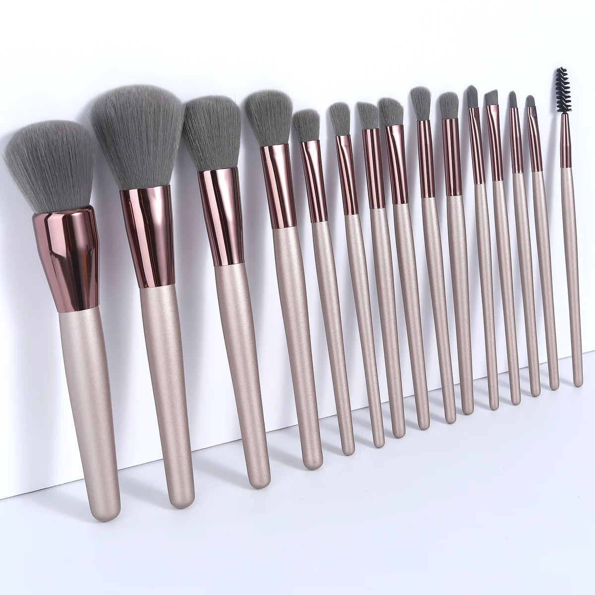 St Future 15-Piece Custom Makeup Brush Set