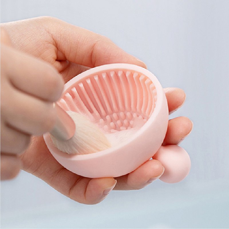 St Future Makeup Brush Cleansing Tool