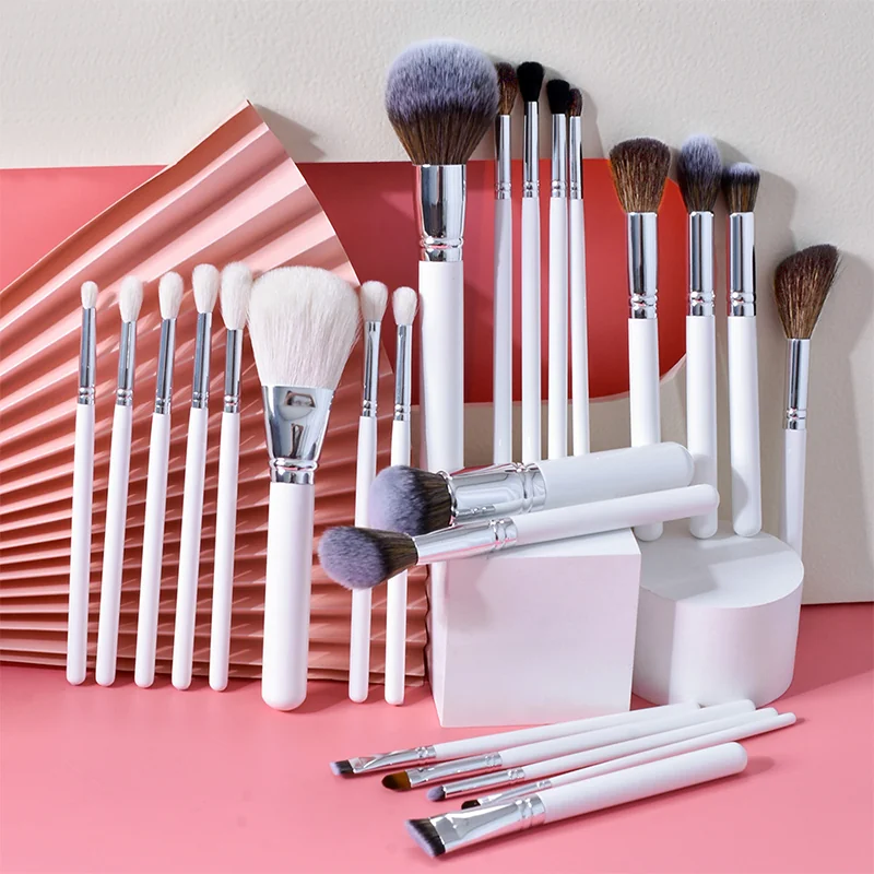 St Future Ensemble de pinceaux de maquillage blanc classique