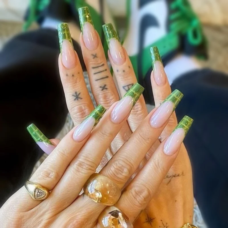 St Future Press-On Nail Set