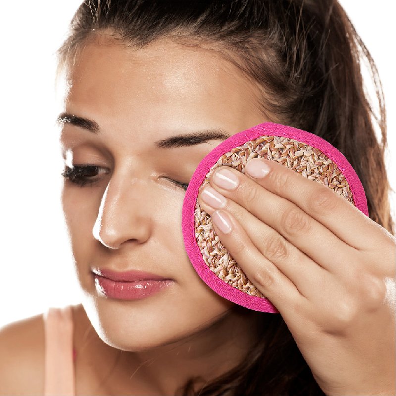 St Future straw makeup removal pad