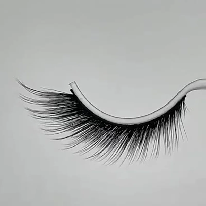 St Future Cat-Eye Strip Lashes