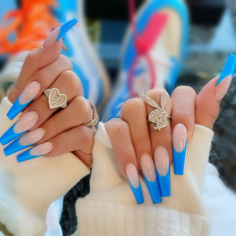 St Future Press-On Nail Set