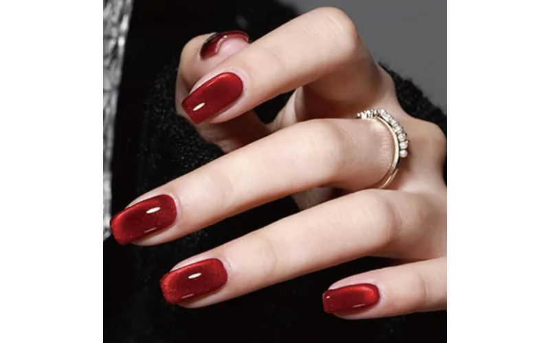 St Future Cat-Eye Press-On Nails
