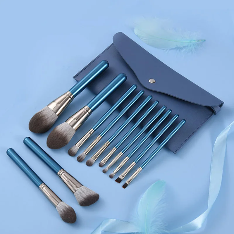 St Future Collection de pinceaux de maquillage bleu irisé