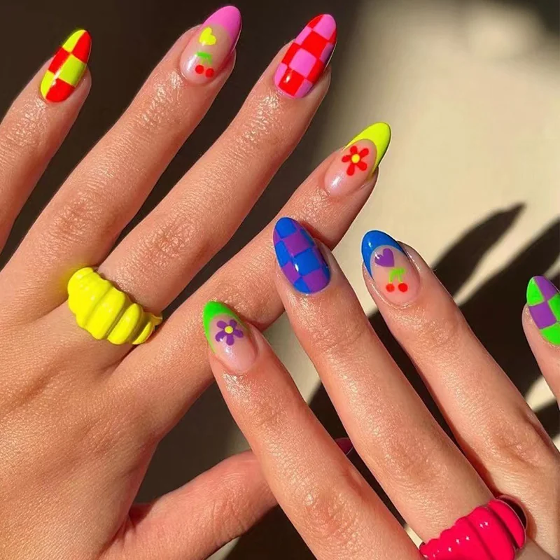 St Future Press-On Nail Set