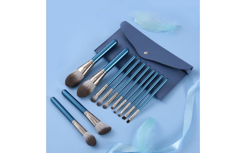 Iridescent Blue Makeup Brush Collection