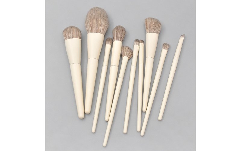 Custom-Design Makeup Brush Set