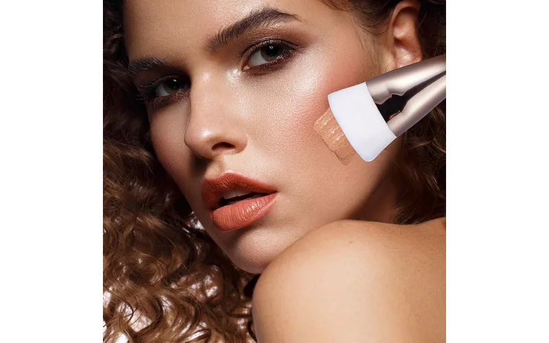St Future Multi-Shape Precision Foundation Brush Collection