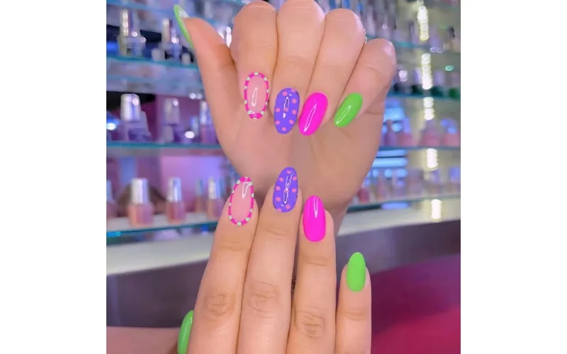 St Future Press-On Nail Set