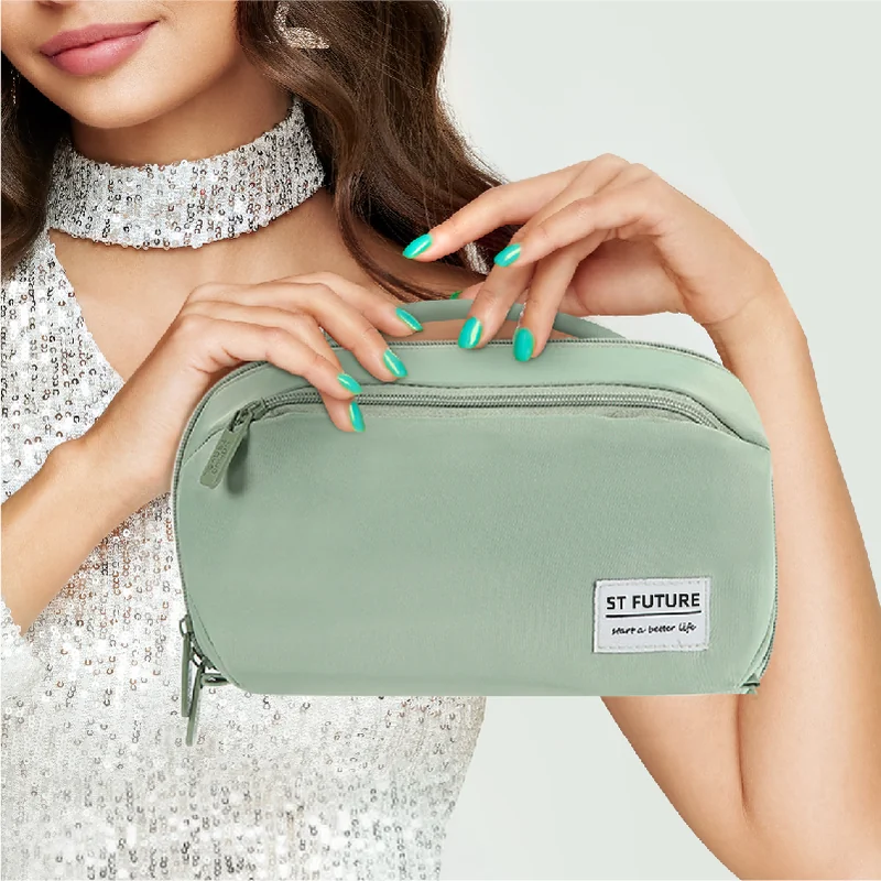 St Future Portable hanging washbag