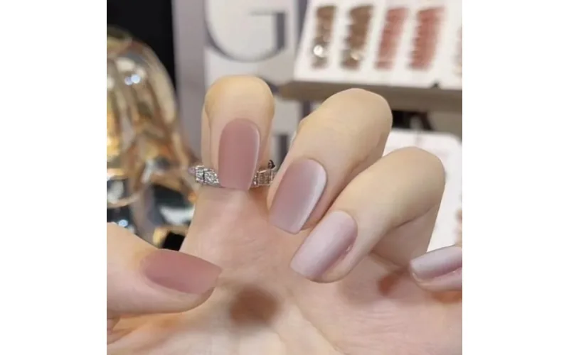 St Future Jewel-Tone Cat-Eye Press-On Nails