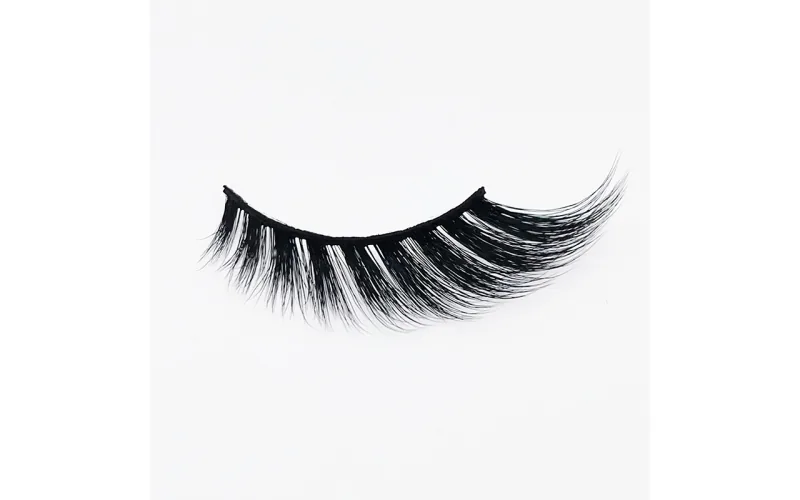 St Future Cat-Eye Strip Lashes