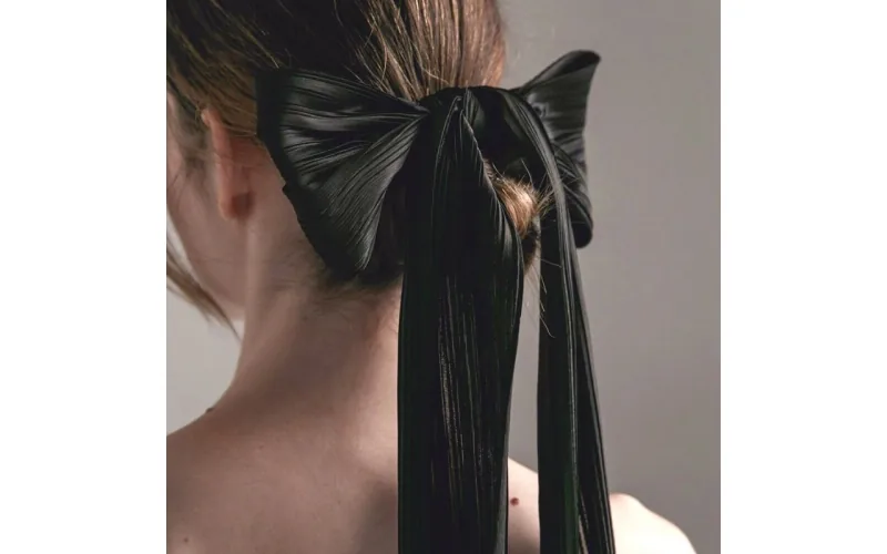St Future Scronchie à écailles satinées noires