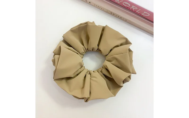 St Future Triple capa Faux-Leather Floral Scrunchie