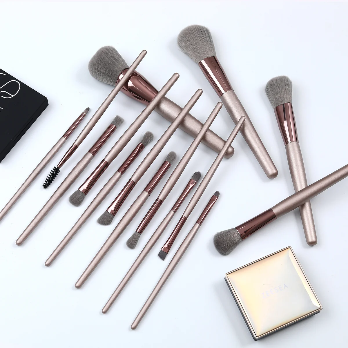 St Future 15-Piece Custom Makeup Brush Set