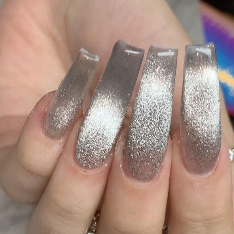 St Future Cat-Eye Press-On Nails