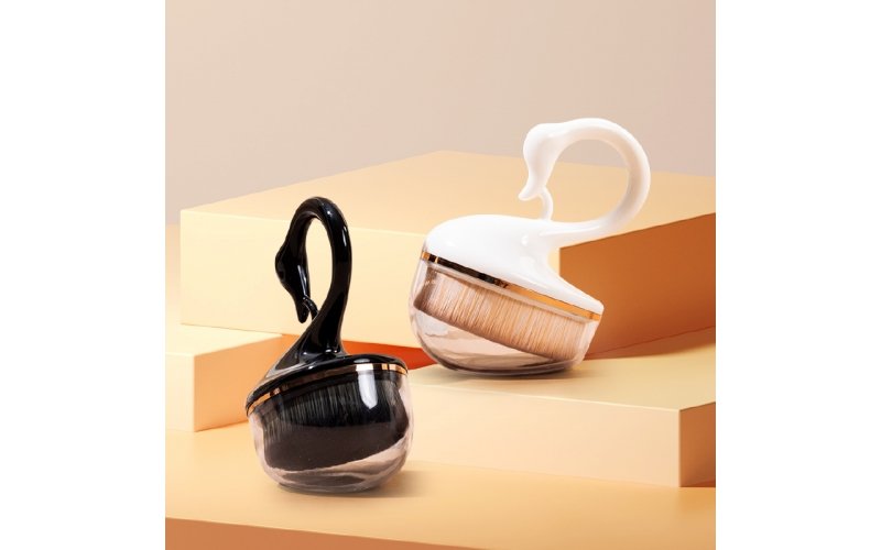 Swan-Shaped Makeup Brush