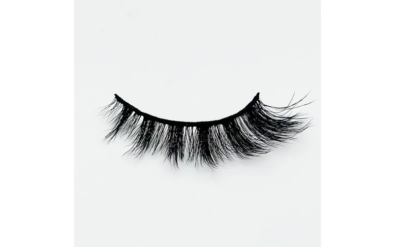 St Future Cat-Eye Strip Lashes
