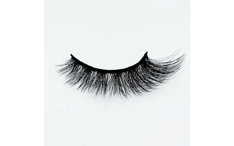St Future Cat-Eye Strip Lashes