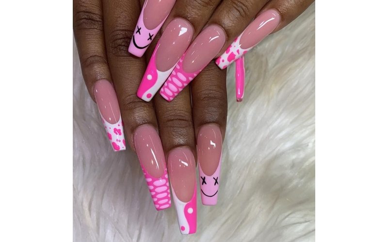 St Future Pink Graphic Valentine Press-On Nails