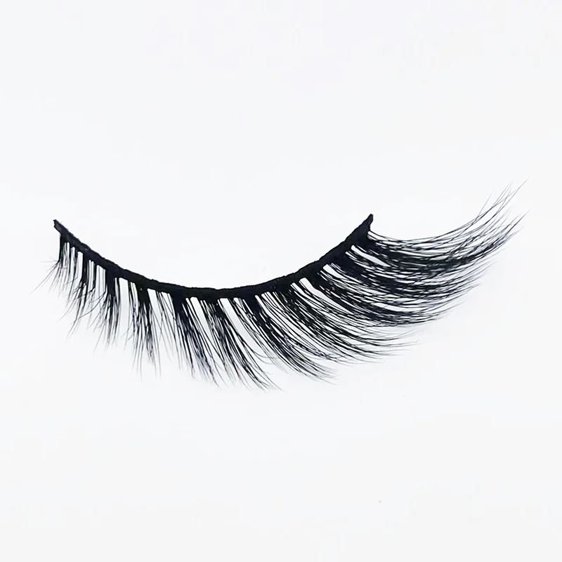 St Future Cat-Eye Strip Lashes