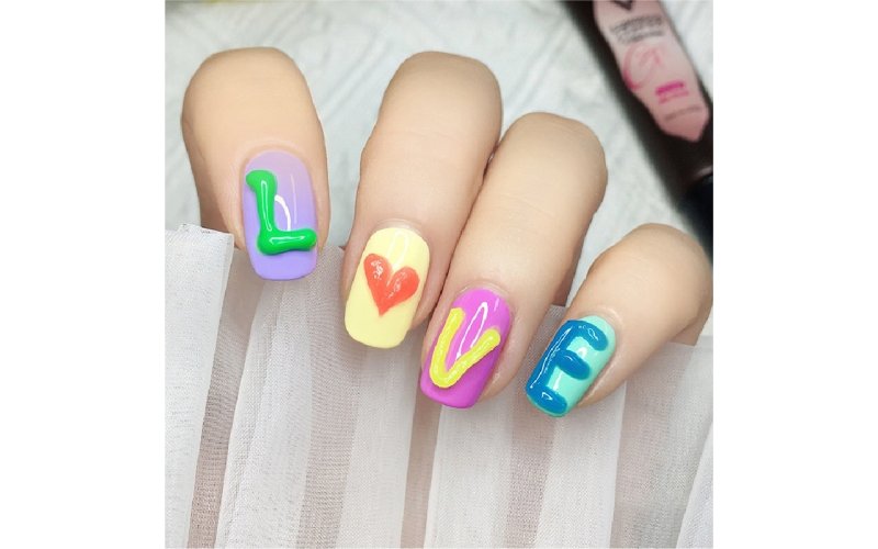 St Future Esmalte de uñas en gel luminoso 5D