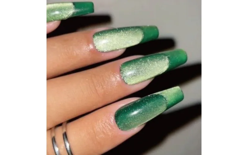 St Future Cat-Eye Press-On Nails