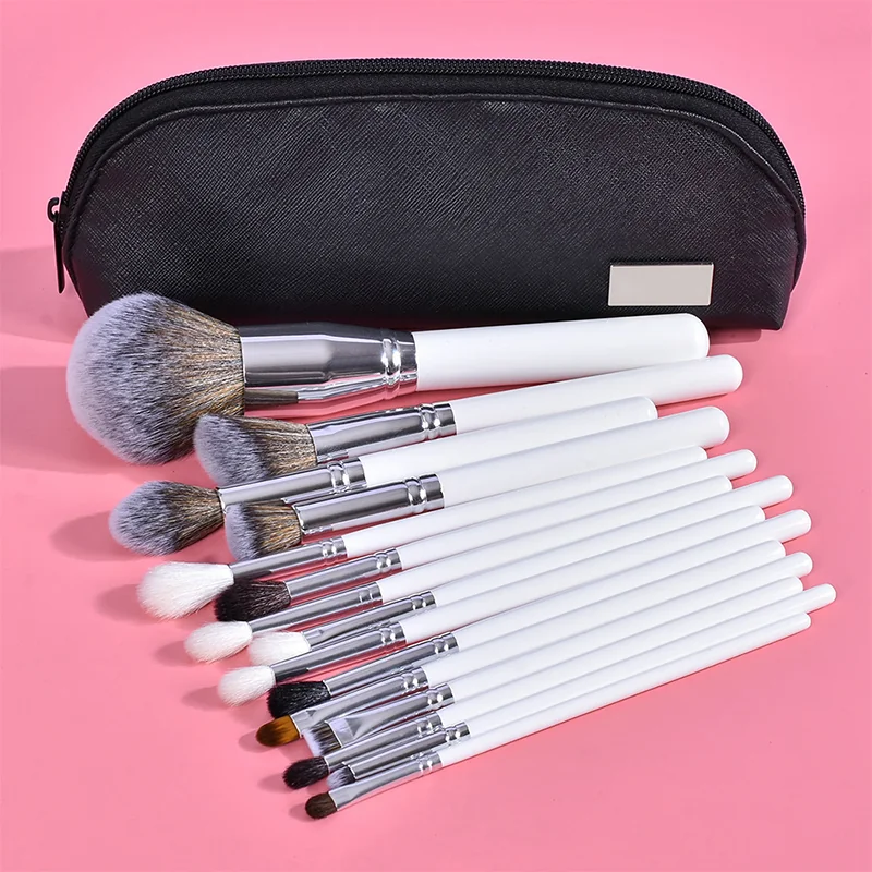 St Future Ensemble de pinceaux de maquillage blanc classique