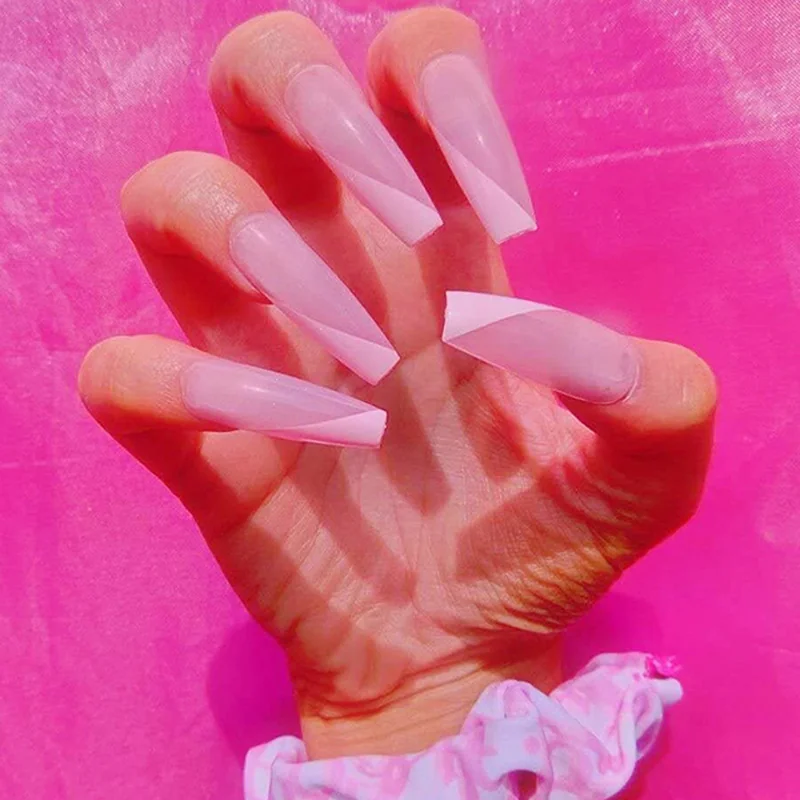 St Future Press-On Nail Set