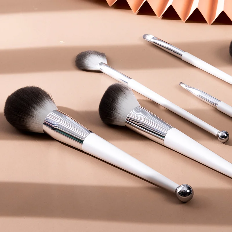 St Future Makeup Brush & Facial Massager Set