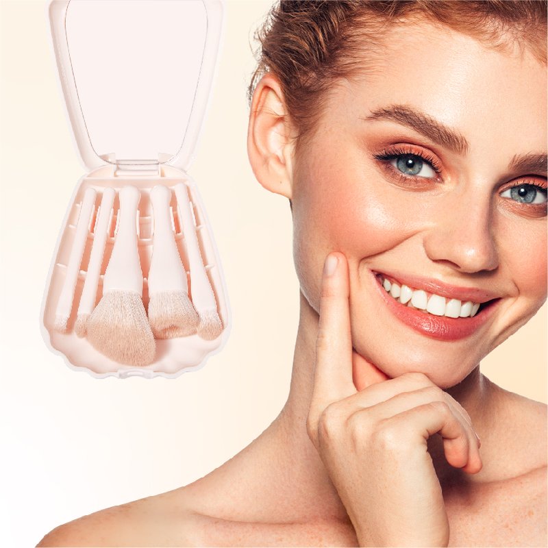 St Future Mini Travel Brush Set with Shell Mirror Case