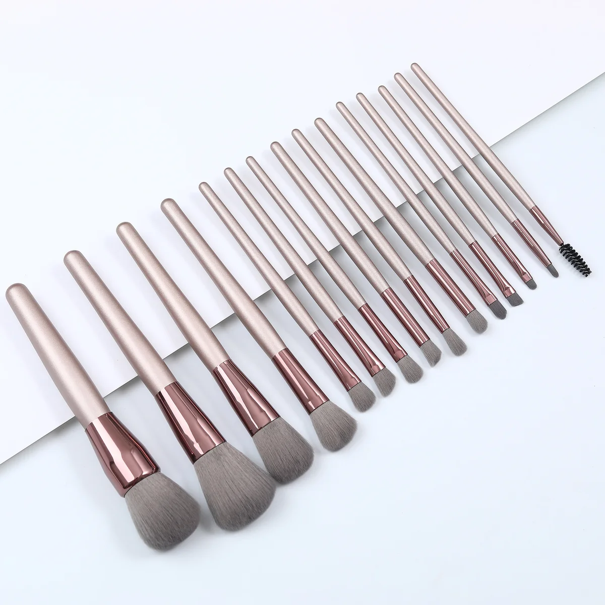 St Future 15-Piece Custom Makeup Brush Set