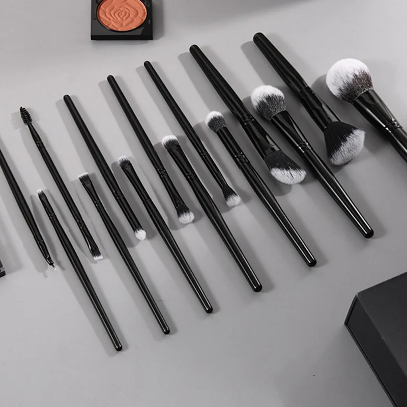 St Future 14-Piece Classic Black Makeup Brush Set