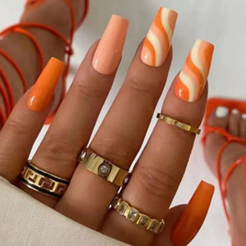St Future Press-On Nail Set