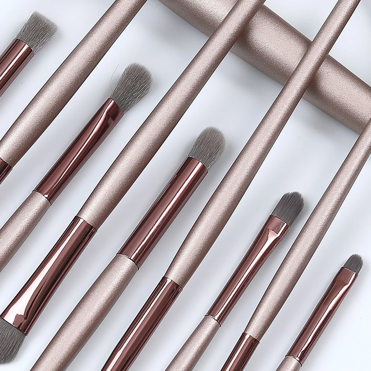 St Future 15-Piece Custom Makeup Brush Set
