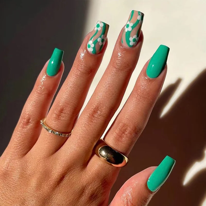 St Future Press-On Nail Set