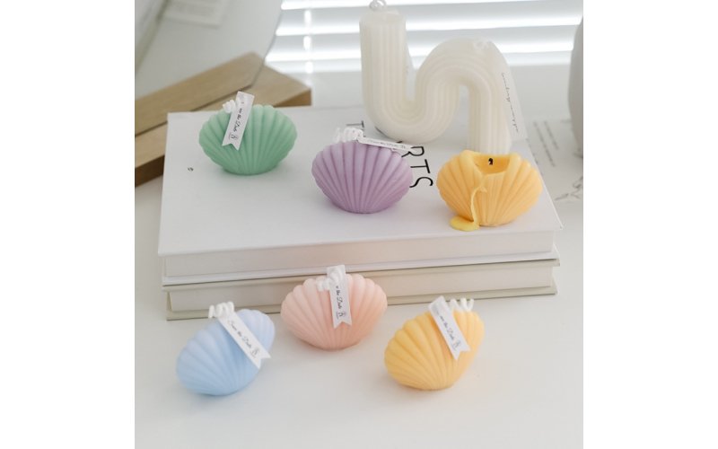 Seashell shape candle