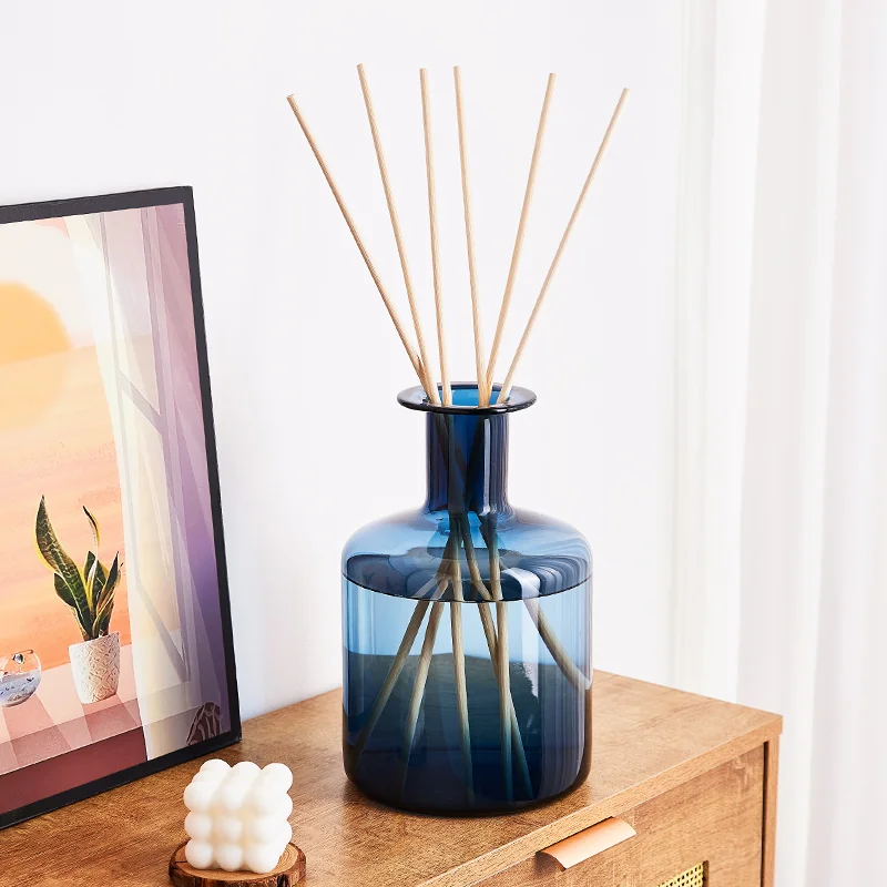 Large capacity reed diffuser