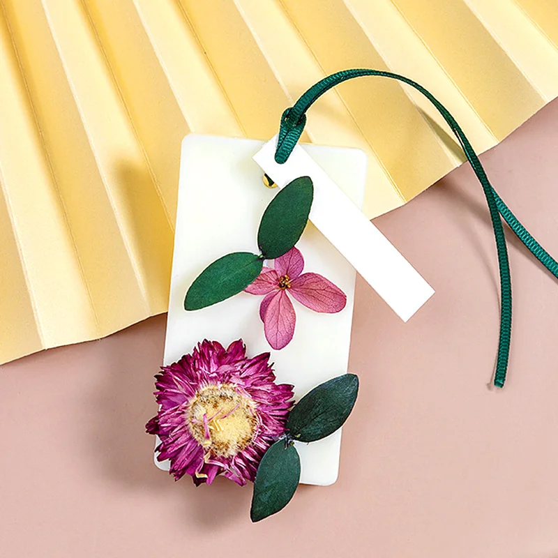 Dried flower aromatherapy wax tablet