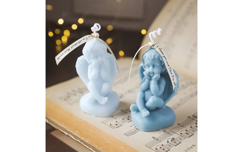 Angel shape candle