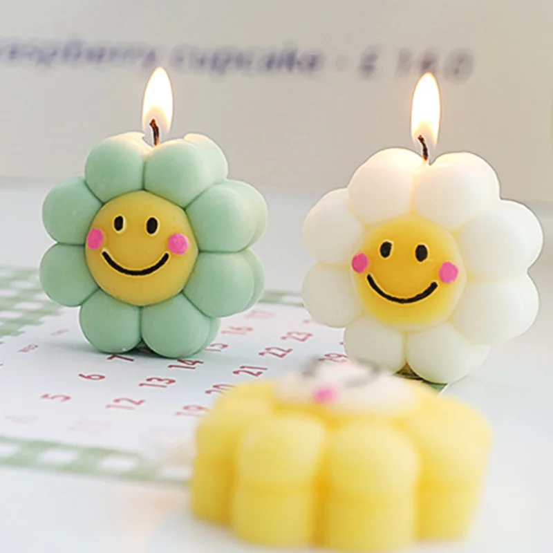 Sunflower shape candle